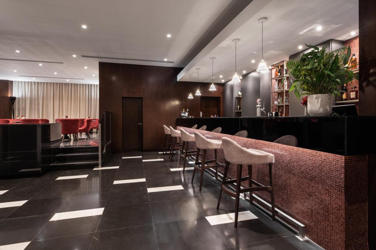 Eurostars Das Letras Lisbon Luaran gambar The bar at the hotel