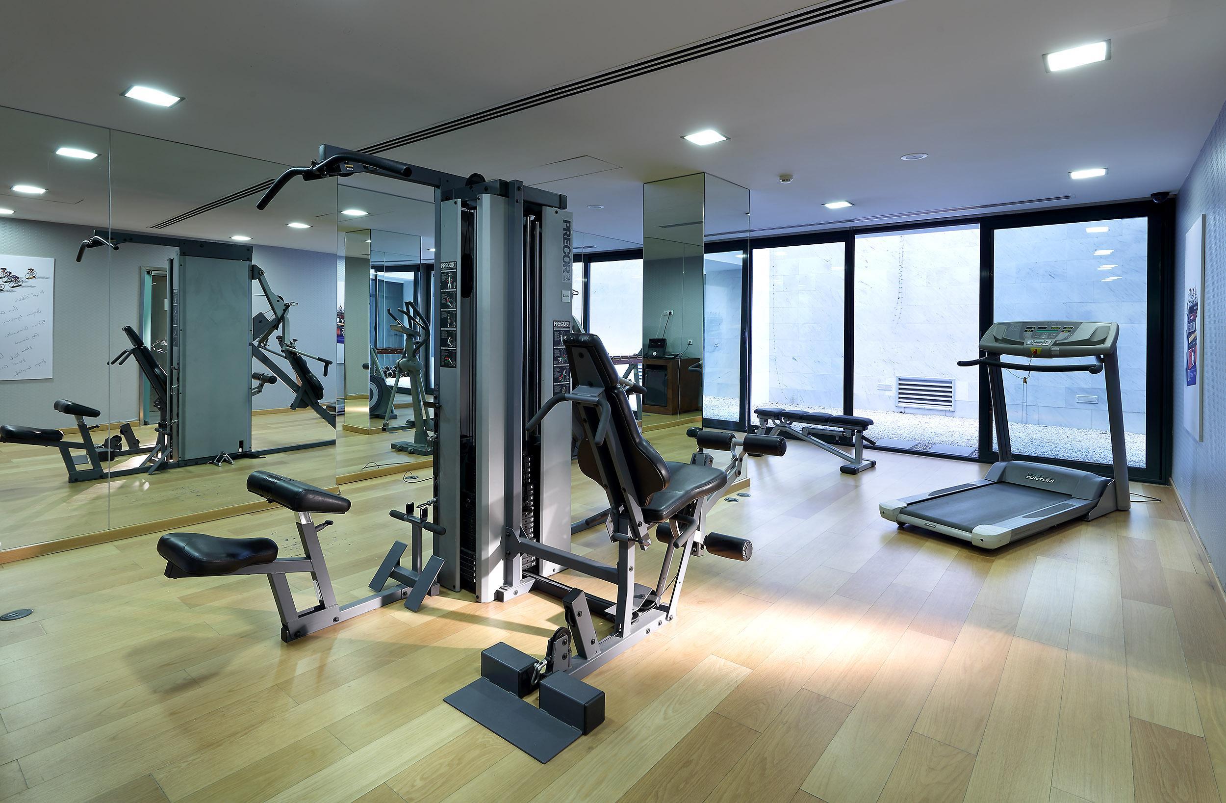 Eurostars Das Letras Lisbon Luaran gambar A gym in a hotel
