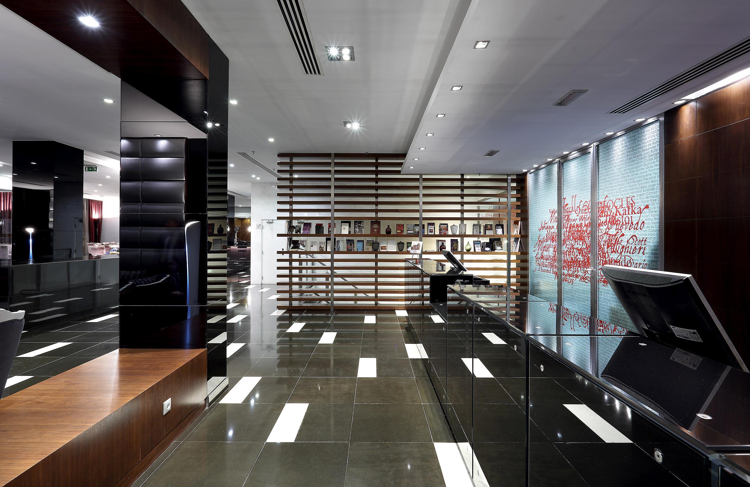 Eurostars Das Letras Lisbon Luaran gambar Library
