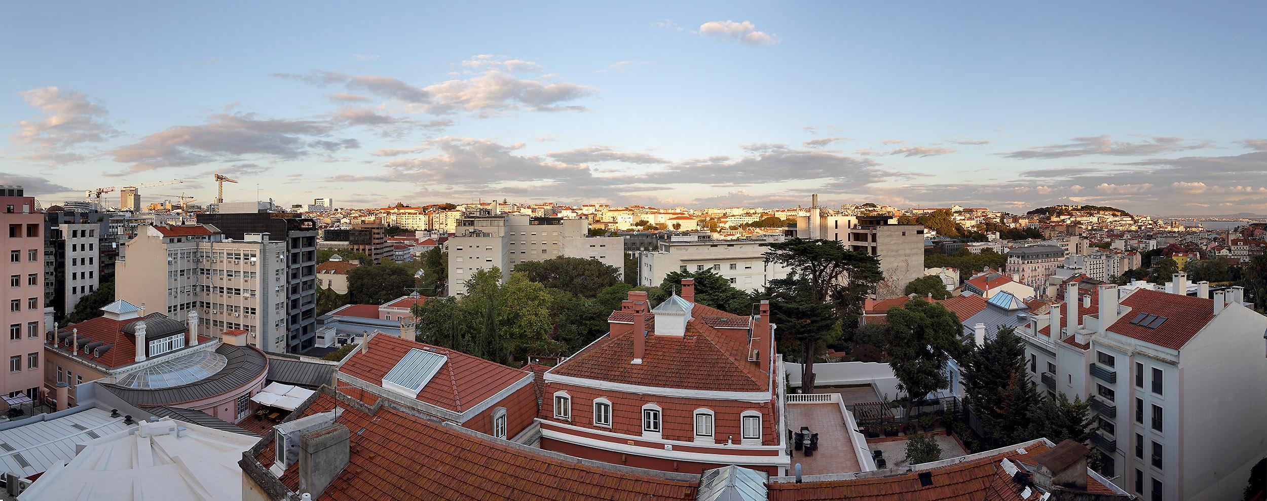 Eurostars Das Letras Lisbon Luaran gambar View of Madrid from the hotel
